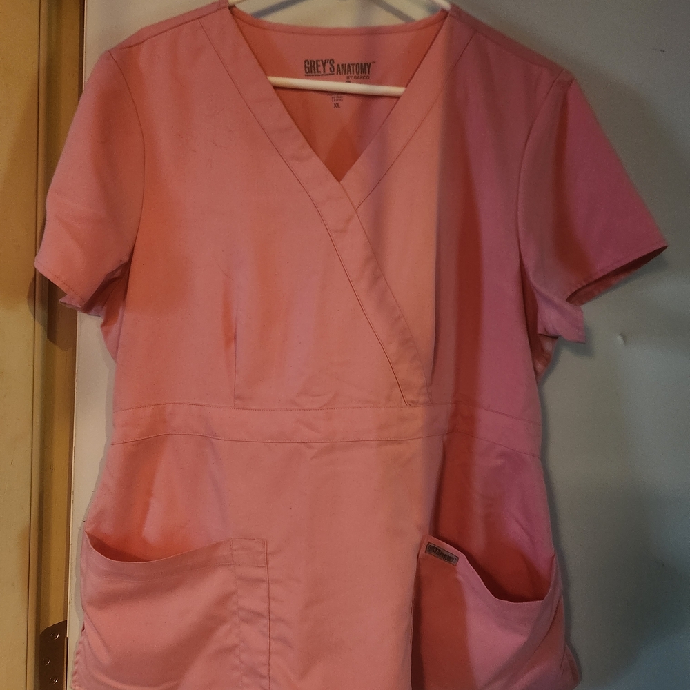 Grey's Anatomy Women's Blush Pink Short Sleeve Top